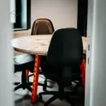 Photo d'une salle de réunion privée